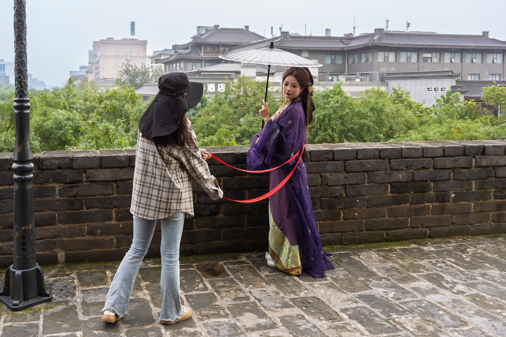 Girls in Hanfu at the Xi'an City Wall